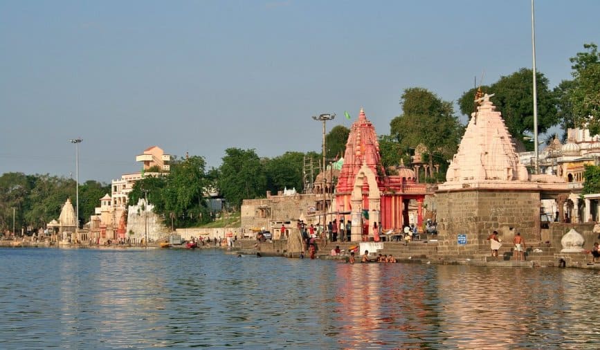 Affordable Taxi from Indore to Ujjain – Same Day Travel